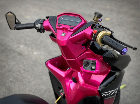 Vario 150 Black-Pink Racing ấn tượng với dàn đồ chơi đẹp bá cháy