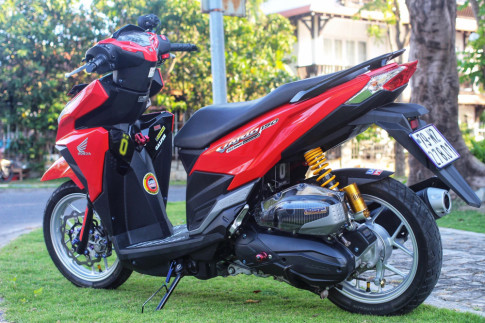 Vario 150 nổi bật với dàn đồ chơi hàng hiệu của biker miền trung