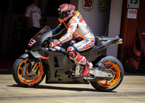 Xuất hiện Marquez chạy thử RC213V 2019 chuẩn bị cho giải đua MotoGP 2019
