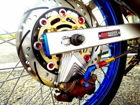 Sonic 125 độ siêu chất với ‘ thần thái ’ cực tốt của biker Thailand