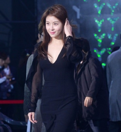 40 tuổi vẫn đẹp như thiếu nữ 20, Ha Ji Won không ngại ngần chia sẻ bí quyết giữ gìn nhan sắc không tuổi
