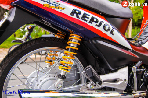 Wave độ lịch lãm hơn bao giờ hết trong bộ áo Repsol