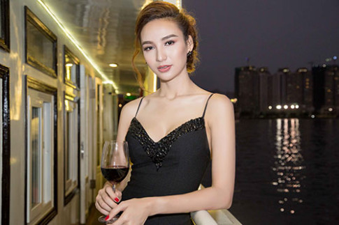 Hoa hậu Ngọc Diễm gợi cảm “tuyệt đối” với eo thon, da trắng ngần