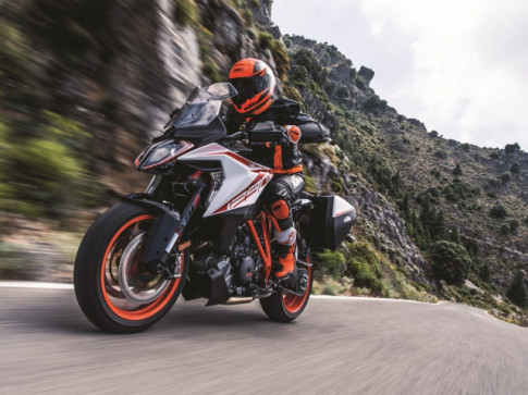 KTM 1290 Super Duke GT 2019 với nhiều thay đổi đáng quan tâm