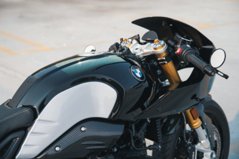 BMW RnineT độ theo chủ đề ‘The Dark Knight’