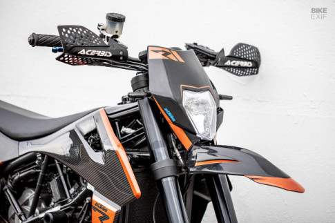 KTM 990 Supermoto độ cực chất đến từ New Zealand