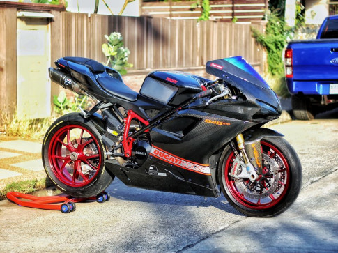 Ducati 848 EVO độ nổi bật với full áo sợi Carbon đẹp mê hồn