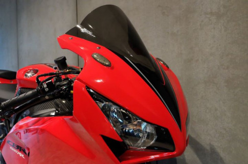 Honda CBR1000RR 2015 độ hấp dẫn người xem với thân hình lực lưỡng