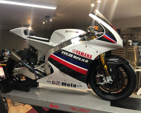 Yamaha R1 độ phong cách MotoGP của Dean Reynold