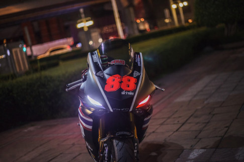 Yamaha R6 độ phong cách đường đua đến từ Xứ sở Chùa Vàng