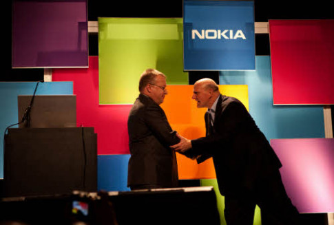 Nokia chính thức về tay Microsoft