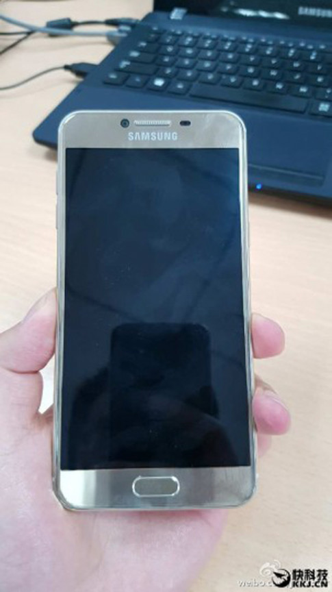 Samsung Galaxy C5 vỏ kim loại lộ hoàn toàn