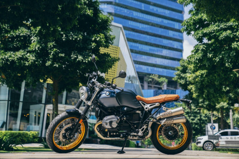 BMW RNineT Scrambler tại Việt Nam nổi bật với hệ bánh căm vàng