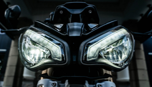 Cận cảnh Triumph Speed Triple 1200 RS 2021 có giá gần 570 triệu đồng tại VN