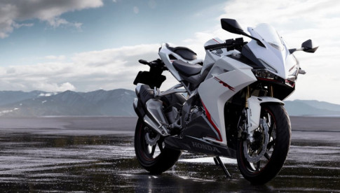 Honda CBR 250RR ra mắt phiên bản Trắng Ngọc Trinh tại Nhật Bản