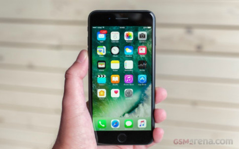 HOT: iPhone 7 Plus tân trang có giá 12,9 triệu đồng