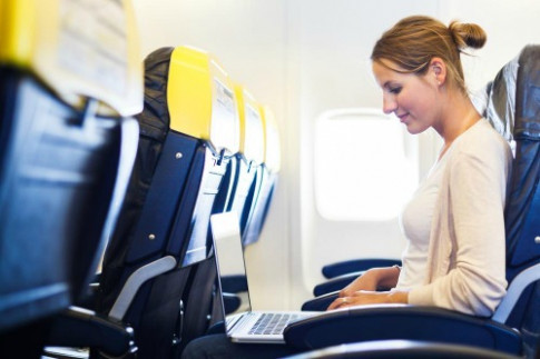 Mỹ dỡ bỏ lệnh cấm mang máy tính bảng và laptop lên máy bay