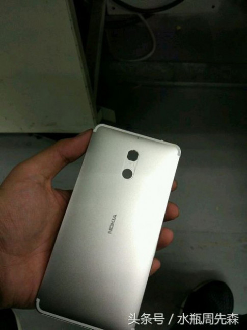 Trên tay ảnh thực tế Nokia D1C, vỏ kim loại