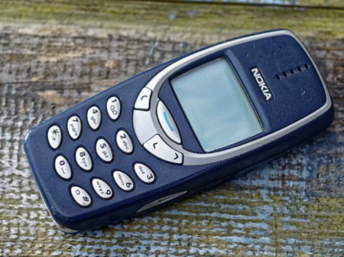 Xem cưa giấy cho “huyền thoại” Nokia 3310 “ăn hành”