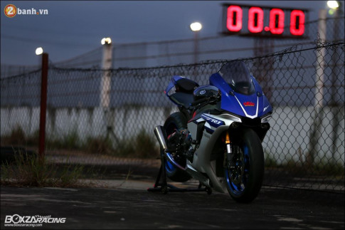 Yamaha R1 ‘mãnh thú’ ngự trị đường đua qua hình phong Dragbike