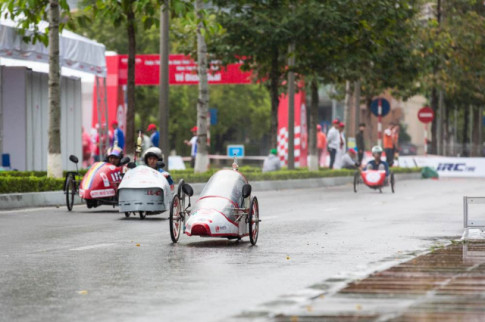 Hai đại diện Việt Nam tranh tài tại cuộc thi Lái xe sinh thái - Tiết kiệm nhiên liệu Honda ở Nhật