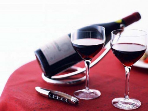 Rượu vang giúp giảm nguy cơ loãng xương