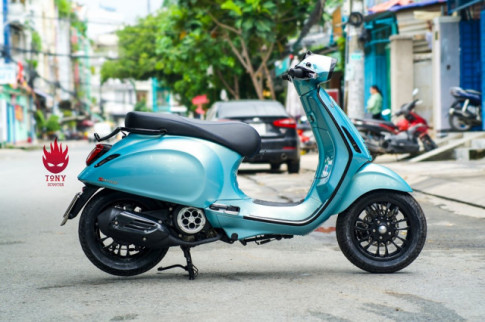 Vespa Sprint độ làm tan chảy tim người xem với loạt phụ tùng hoàng kim