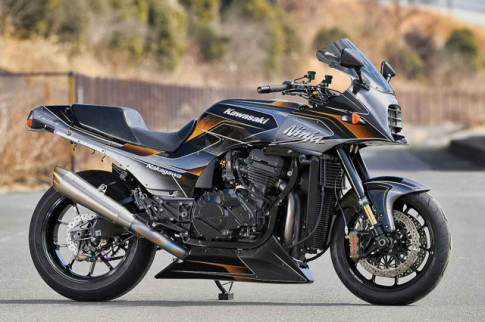 Kawasaki GPZ900R độ hàng loạt phụ kiện tiên tiến