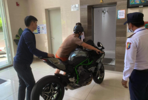 Kawasaki Ninja H2 tiền tỷ chỉ để trưng gây sốc của Biker Việt