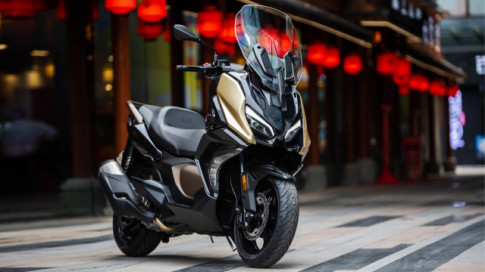 Trình làng mẫu maxi scooter QJ Fort 350 mang nét tương đồng với BMW C 400 GT