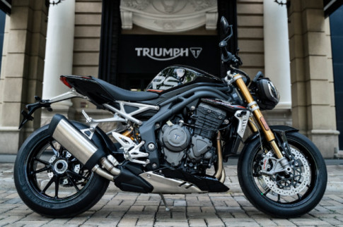 Triumph Speed Triple RR và RS bị triệu hồi hàng loạt do vấn đề về bu lông đĩa phanh