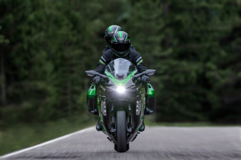 Kawasaki H2 SX SE 2023 chính thức trình làng