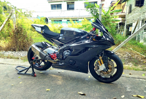 Ngựa hoàng Yamaha R6 với gói trang bị full option đẹp không chỗ chê