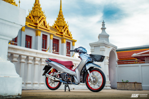 Wave 125i độ đẳng cấp của biker Thái - hướng đến sắc đỏ để làm nổi tông màu xám